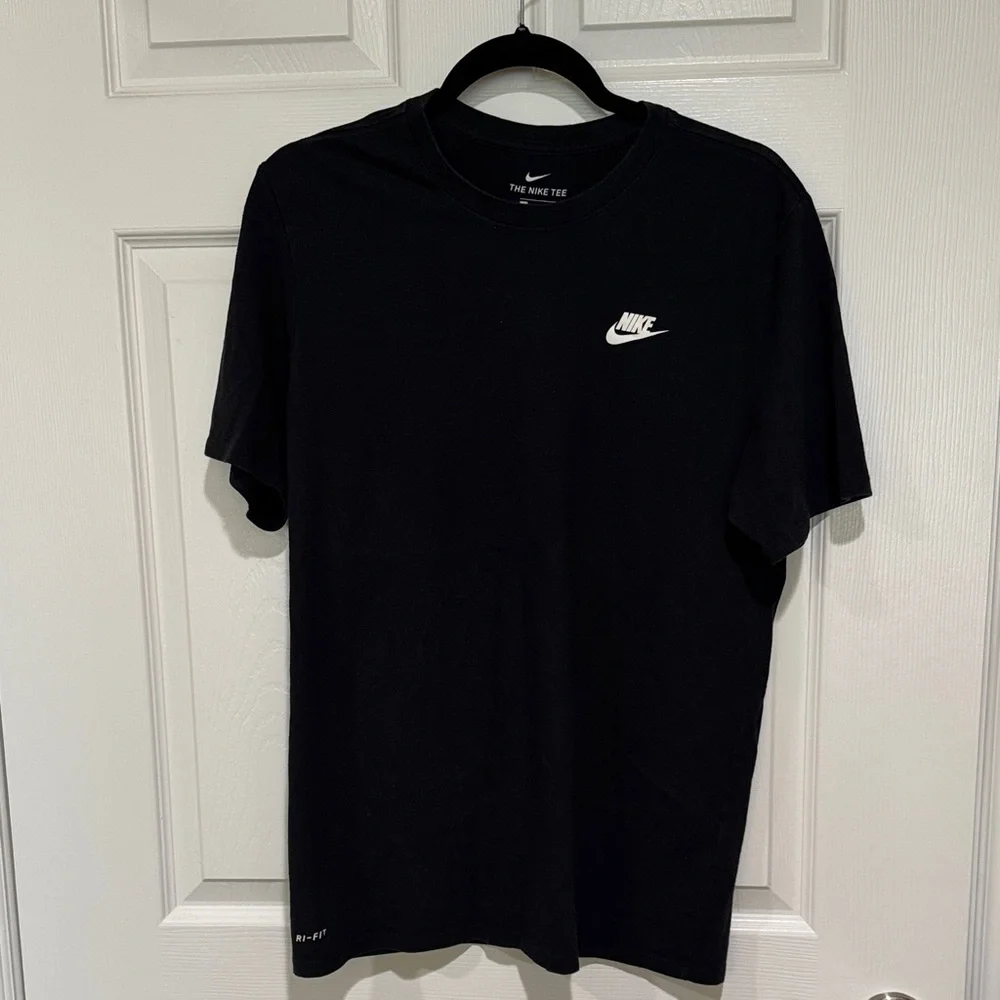 Nike’s boys classic tee